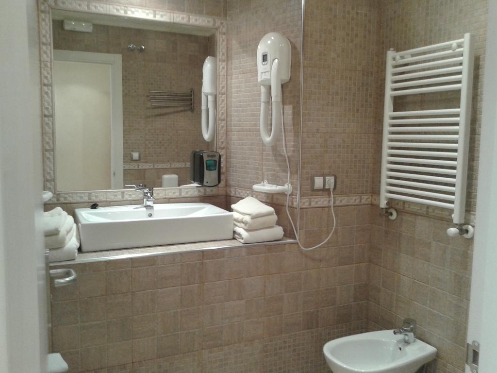Hotel Zumalabe Mutriku Zimmer foto