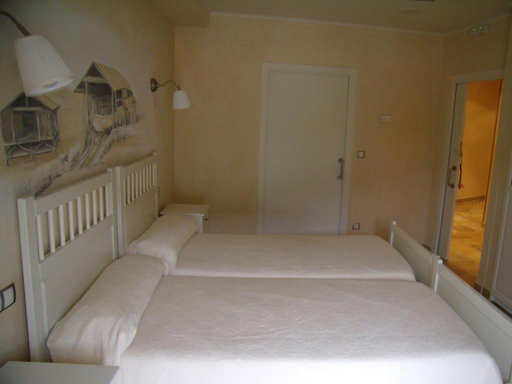 Hotel Zumalabe Mutriku Zimmer foto